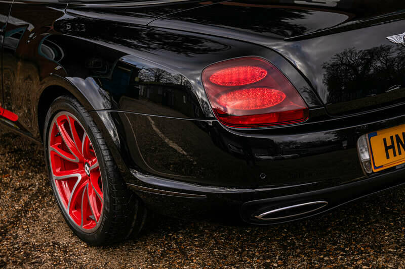 Immagine 33/48 di Bentley Continental GTC Supersports ISR (2012)