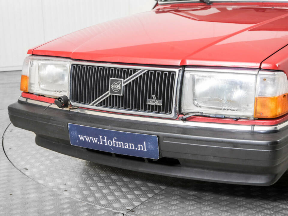 Image 19/50 of Volvo 240 (1987)