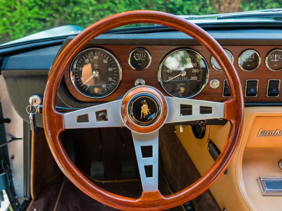 Image 22/44 of Lamborghini Islero 400 GT (2+2) (1969)