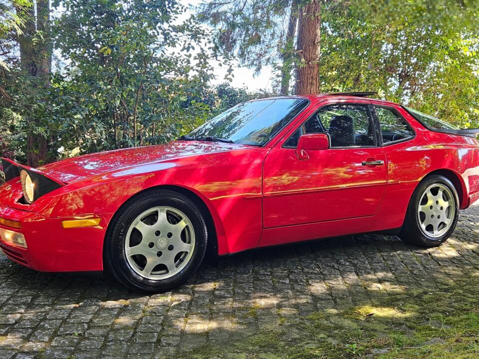 Bild 1/41 von Porsche 944 Turbo (1989)
