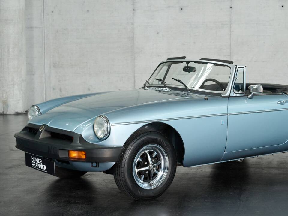 Image 2/50 of MG MGB (1976)