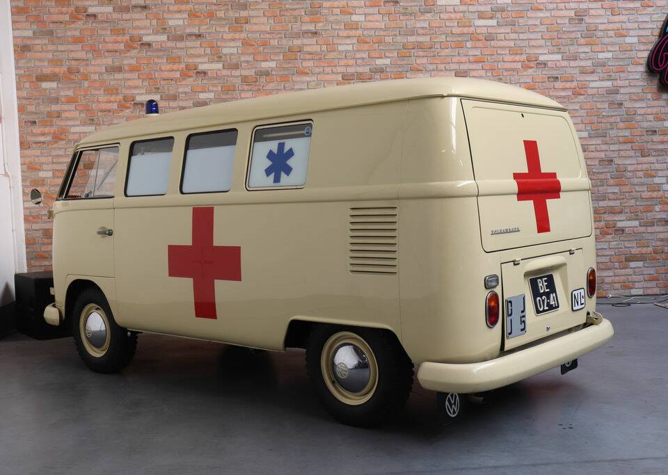 Immagine 6/8 di Volkswagen T1 panel van (1965)