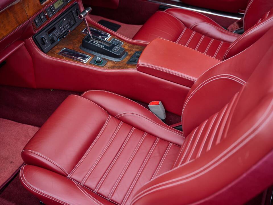 Image 17/50 of Jaguar XJS 6.0 (1993)