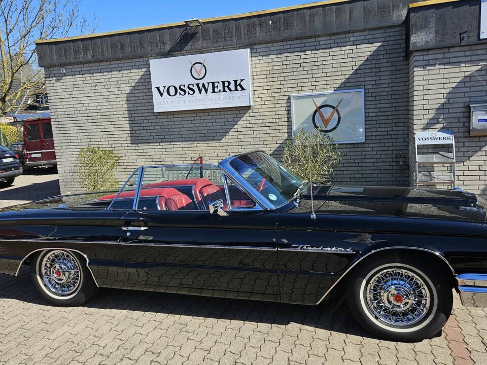 Image 3/24 of Ford Thunderbird (1964)
