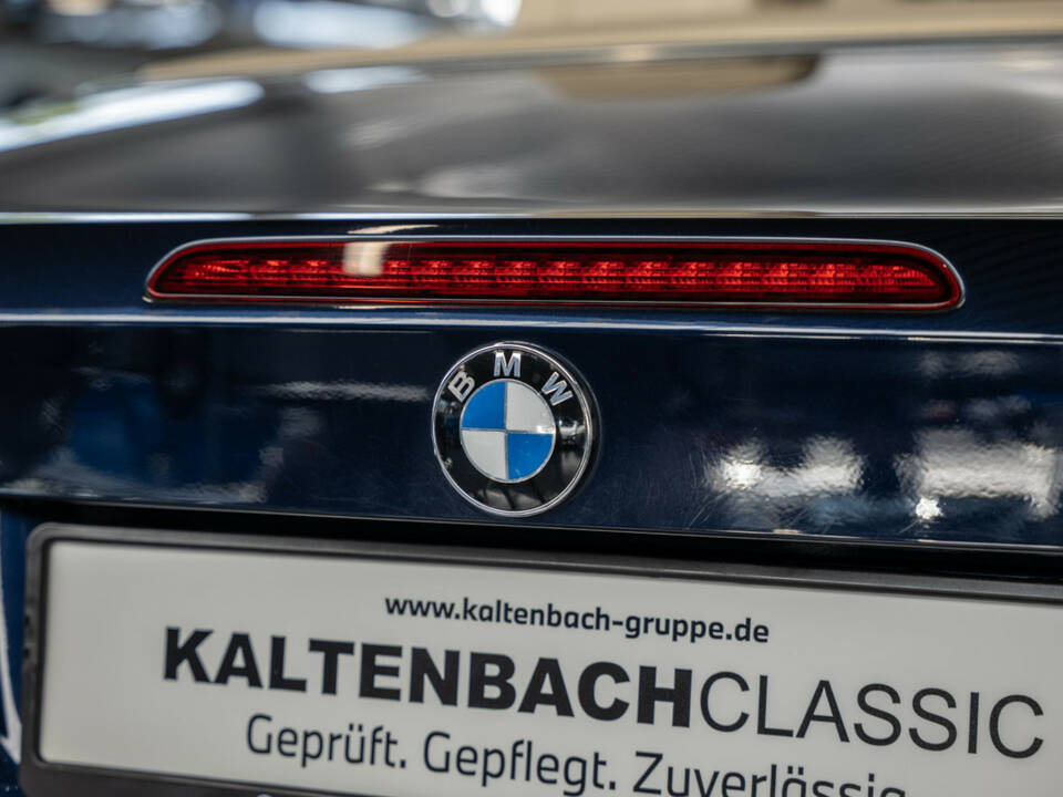 Image 23/31 of BMW 320i (2008)