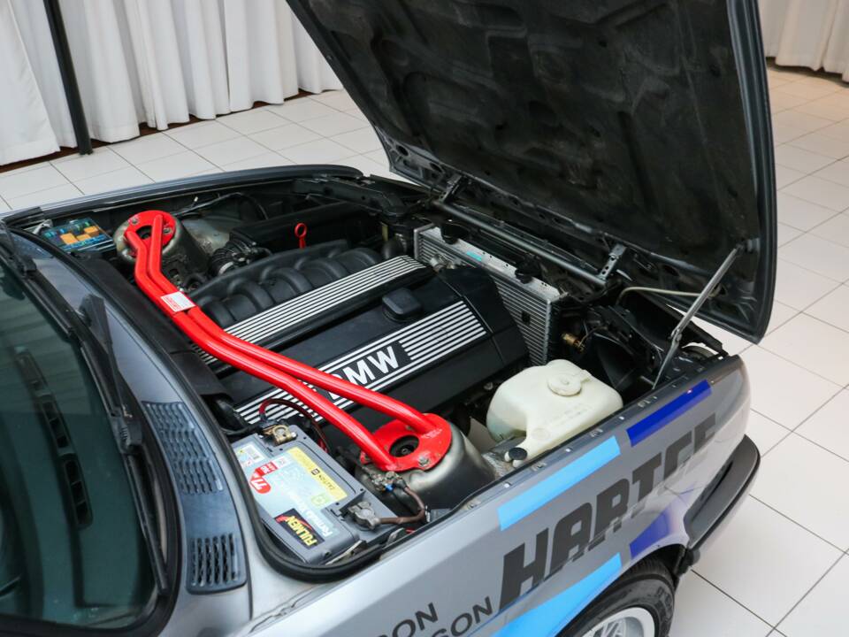 Image 13/14 of BMW 325i (1991)