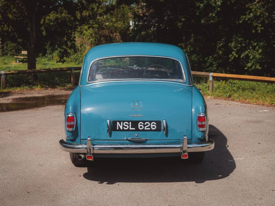 Image 33/50 of Mercedes-Benz 220 a (1956)