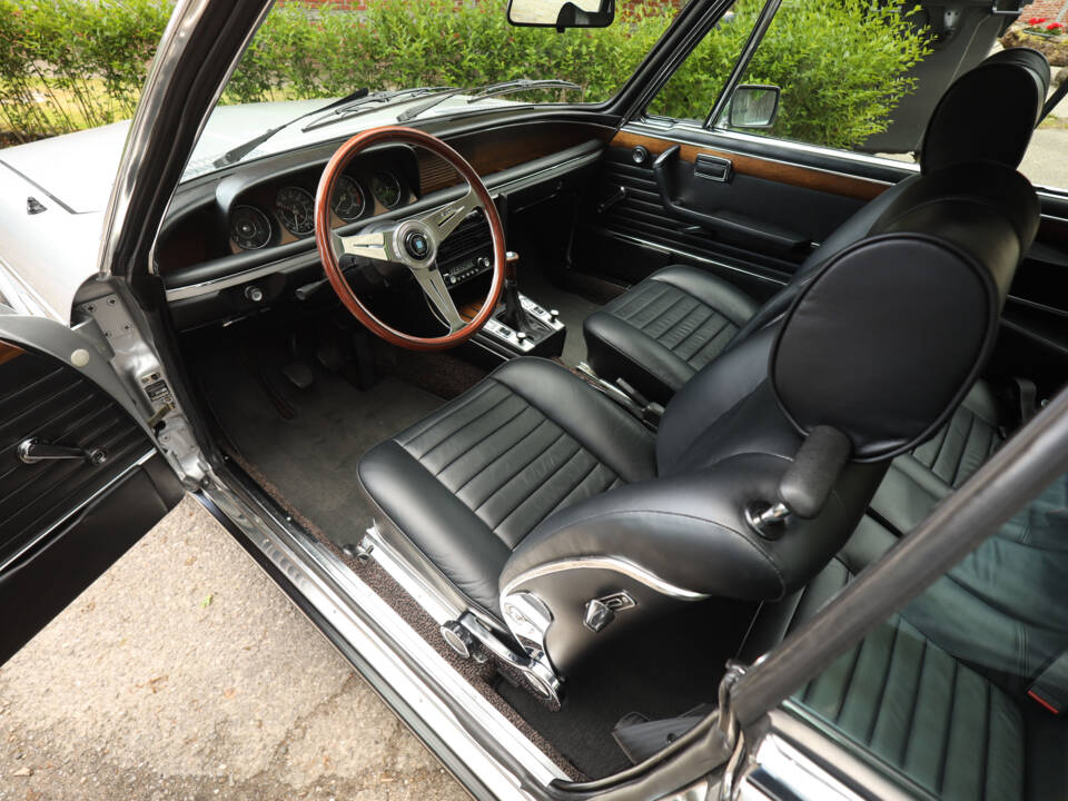 Image 5/95 of BMW 3.0 CSi (1975)
