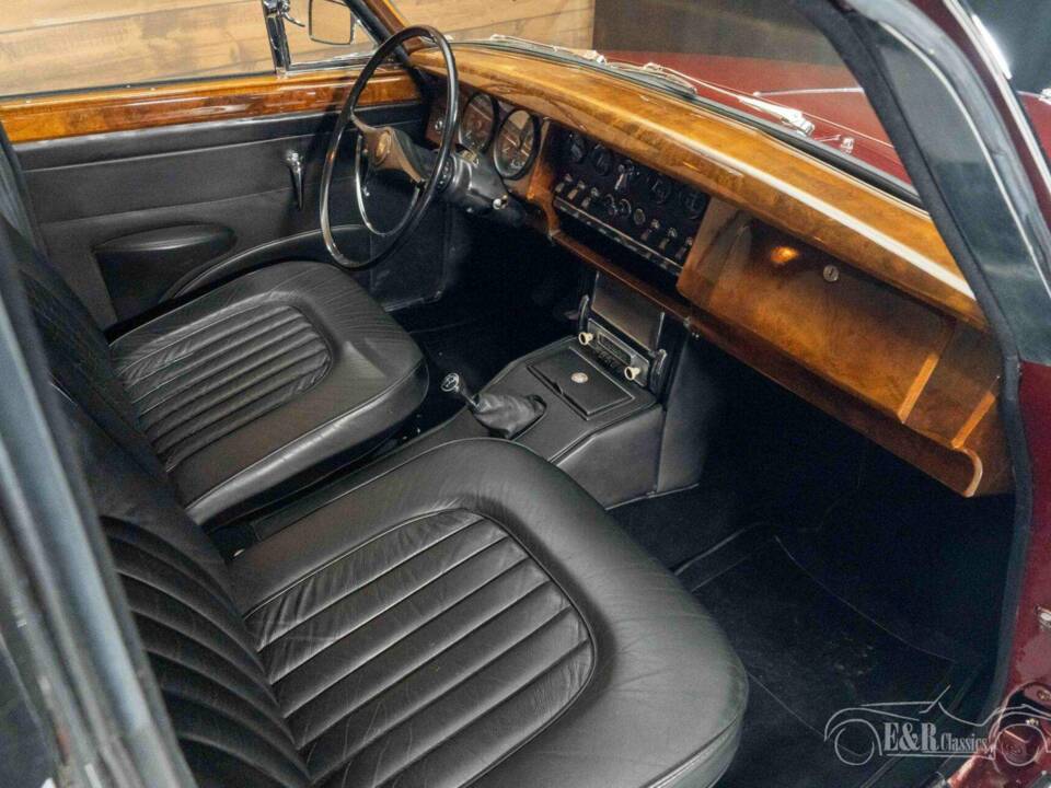 Image 8/19 de Jaguar Mk II 3.8 (1964)