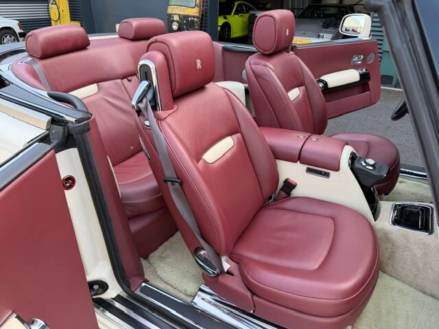 Imagen 22/33 de Rolls-Royce Phantom DHC (2009)