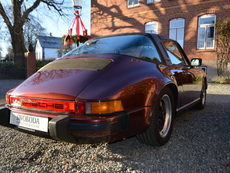 Bild 5/13 von Porsche 911 Carrera 3.2 (1984)