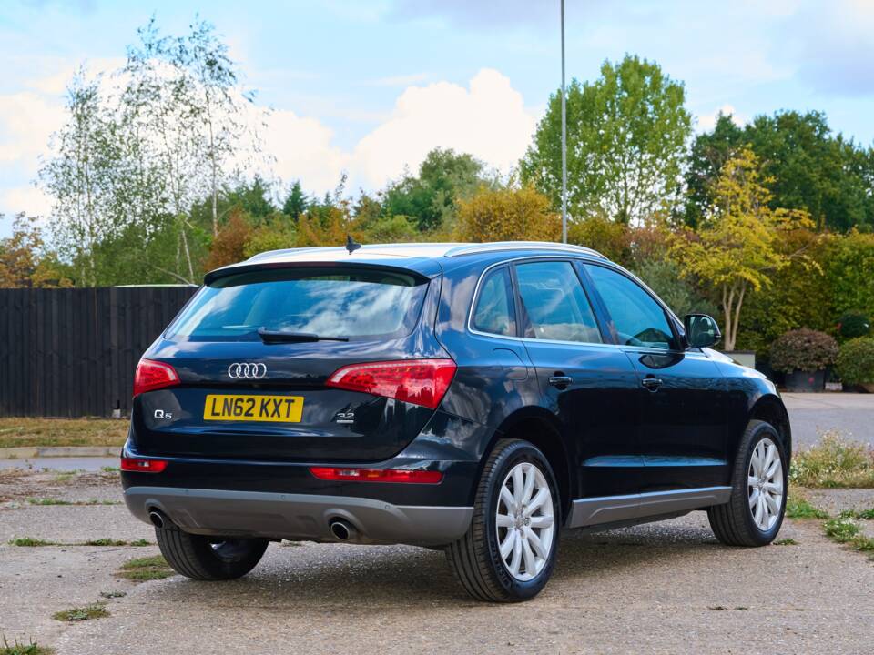Bild 14/50 von Audi Q5 3.2 FSI (2013)