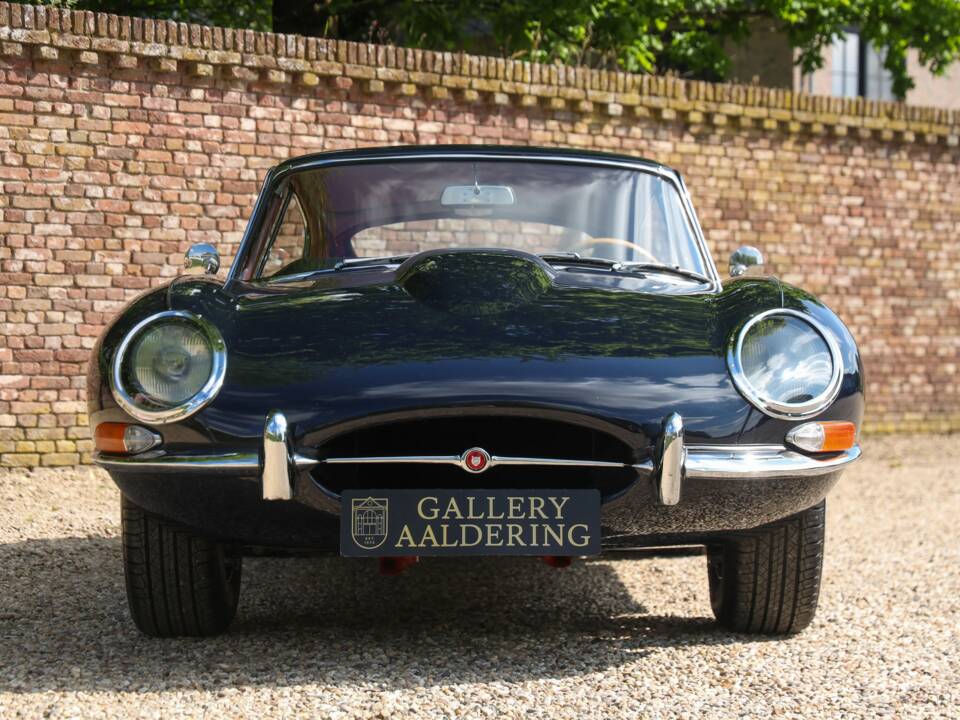 Imagen 11/50 de Jaguar E-Type 4.2 (1964)