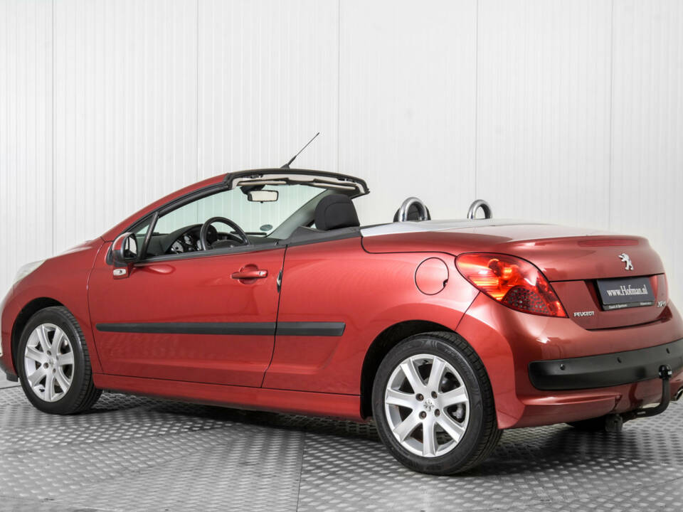 Imagen 6/50 de Peugeot 207 CC 1.6 VTi (2008)