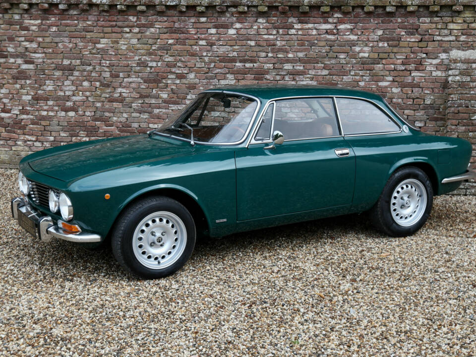 Immagine 13/50 di Alfa Romeo 2000 GTV (1973)