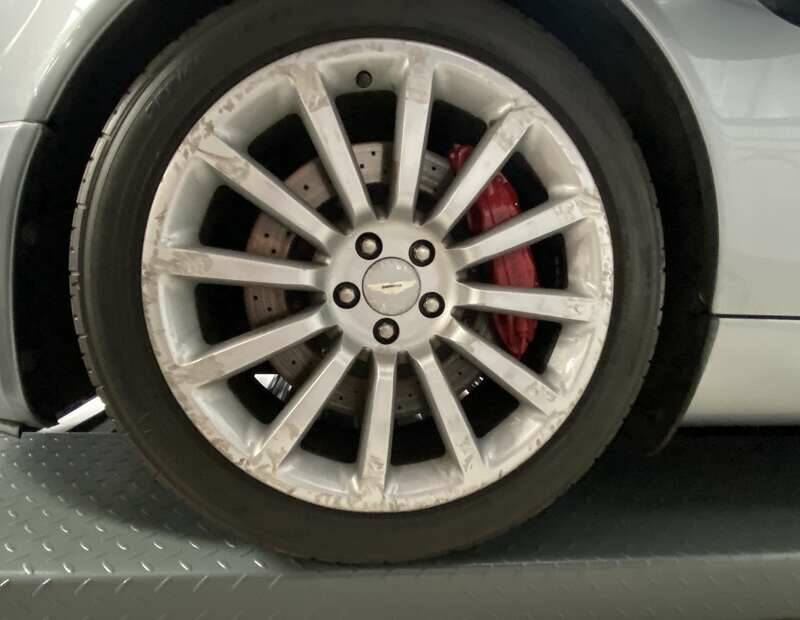 Image 23/50 of Aston Martin V12 Vanquish (2003)