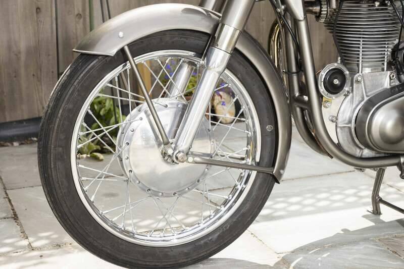 Image 14/40 of Norton Model 30 International (1957)