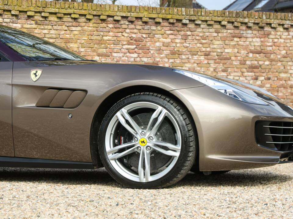 Immagine 46/50 di Ferrari GTC4Lusso (2018)