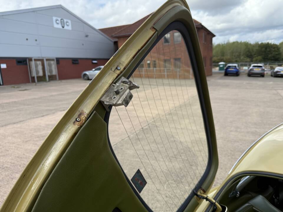 Bild 20/35 von Jaguar E-Type V12 (2+2) (1973)