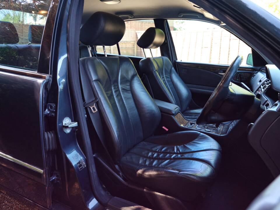 Immagine 48/50 di Mercedes-Benz E 55 AMG (1999)