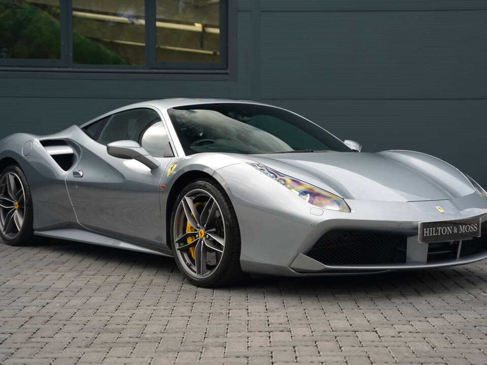 Image 1/50 of Ferrari 488 GTB (2017)