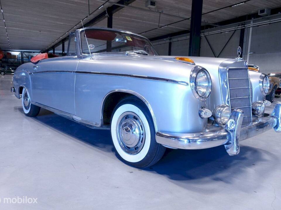 Image 3/12 de Mercedes-Benz 220 S Cabriolet (1959)