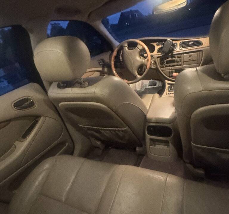 Image 8/8 de Jaguar S-Type 4.0 V8 (2000)