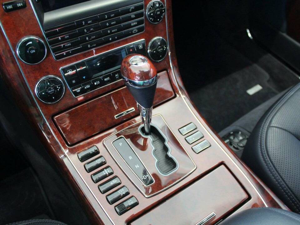 Image 14/20 of Maybach 57 (2004)