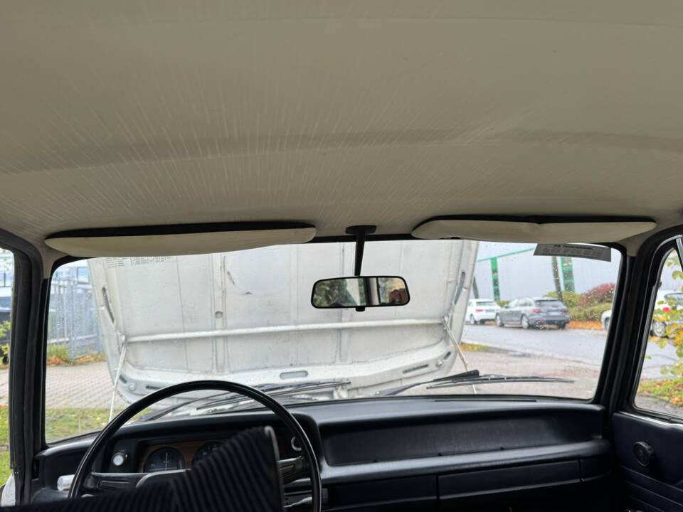 Bild 13/17 von BMW 1502 (1976)