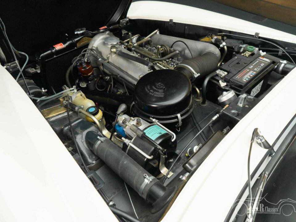 Image 18/19 of Mercedes-Benz 190 SL (1962)