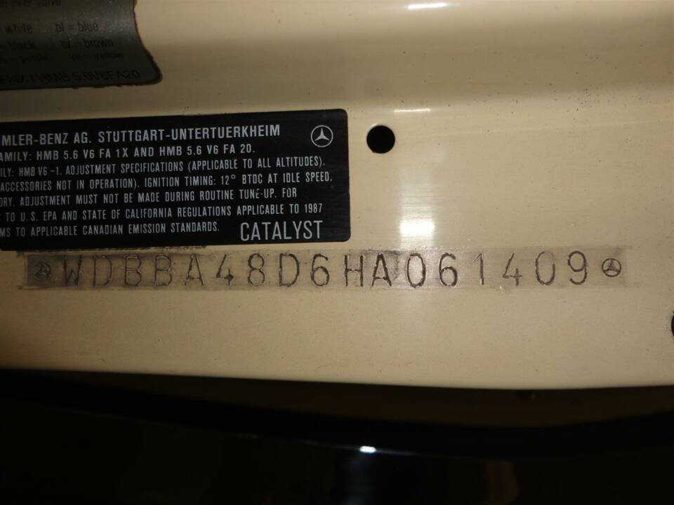Image 24/26 of Mercedes-Benz 560 SL (1987)