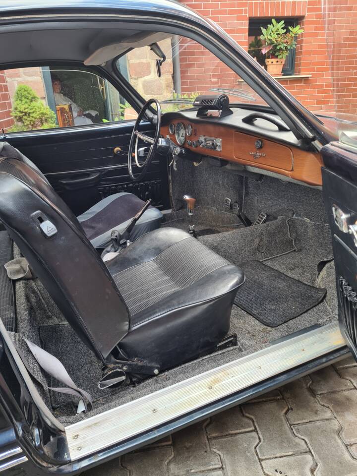 Image 23/27 of Volkswagen Karmann Ghia 1500 (1968)