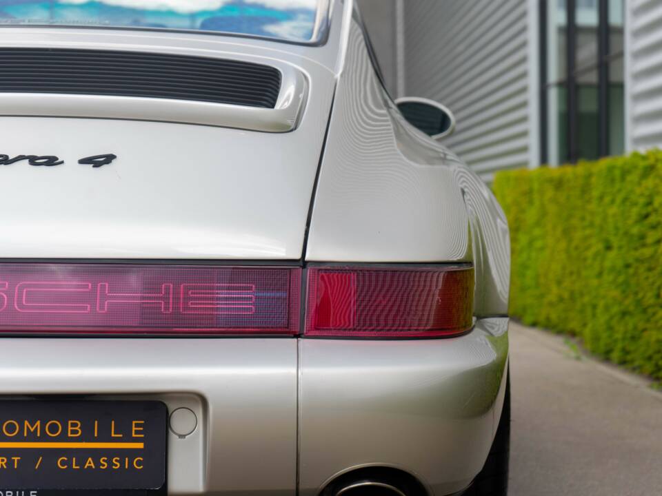 Bild 16/31 von Porsche 911 Carrera 4 (1990)
