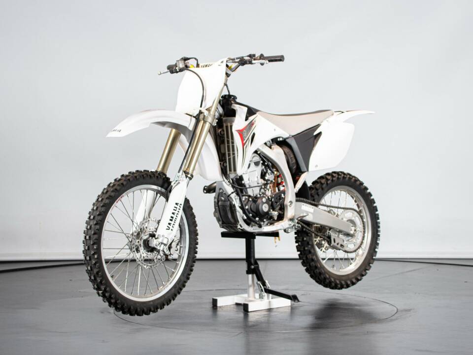 Image 7/50 de Yamaha DUMMY (2008)
