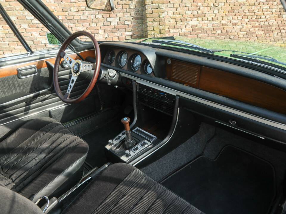 Image 40/50 of BMW 3.0 CSi (1973)