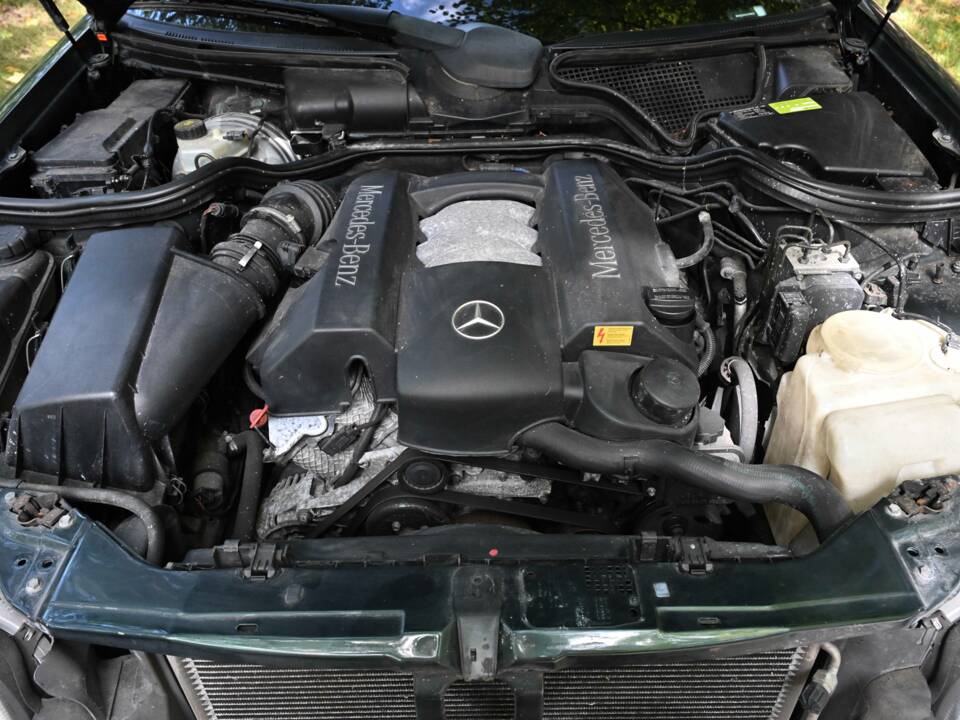 Image 29/50 of Mercedes-Benz E 320 (1998)