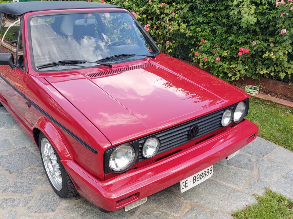 Image 50/55 de Volkswagen Golf Mk I Convertible 1.6 (1990)