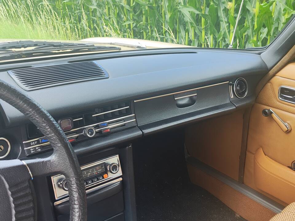 Bild 13/59 von Mercedes-Benz 230&#x2F;4 (1974)