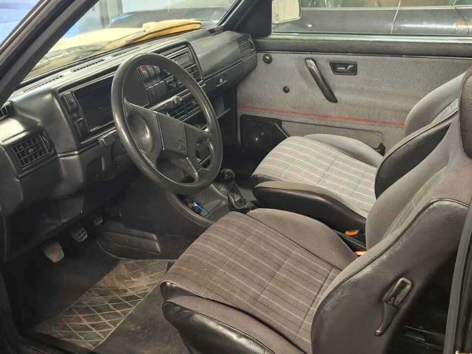 Image 2/8 of Volkswagen Golf Mk II GTi 1.8 (1988)