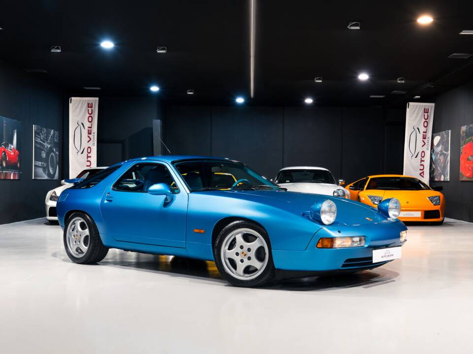 Image 4/33 of Porsche 928 GTS (1992)
