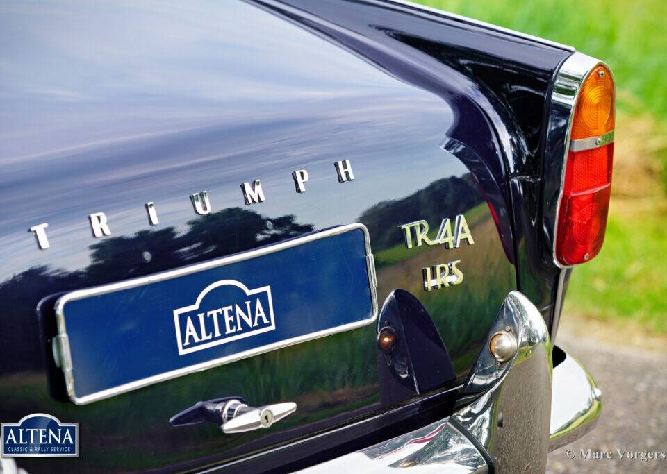 Immagine 12/36 di Triumph TR 4A IRS (1966)