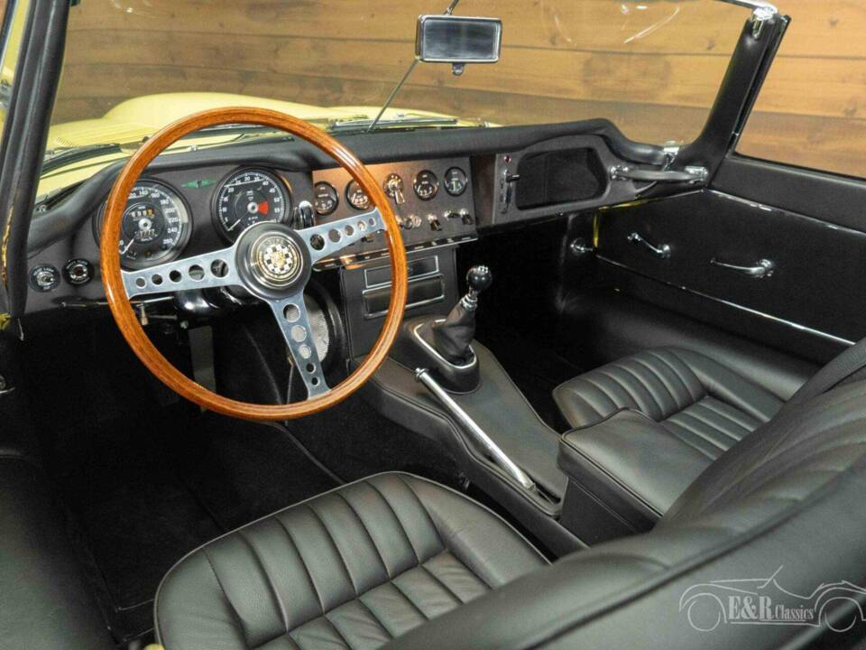 Imagen 2/19 de Jaguar E-Type 4.2 (1965)