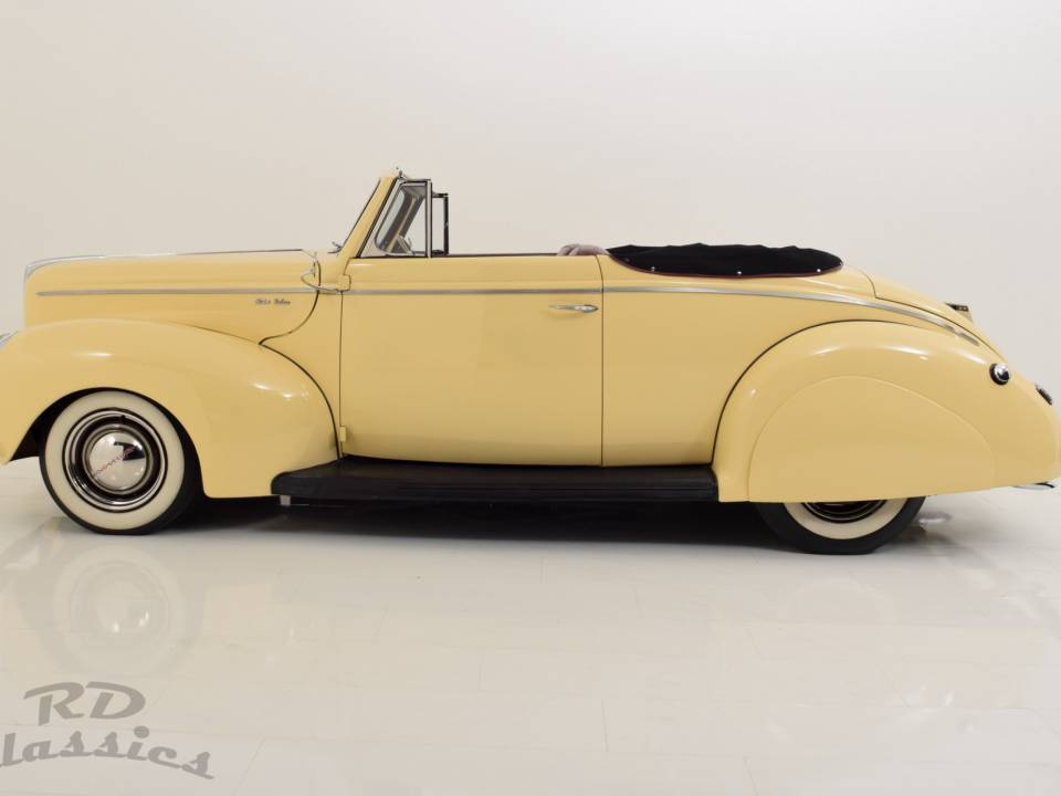 Image 48/50 of Ford Deluxe Coupé Convertible (1940)