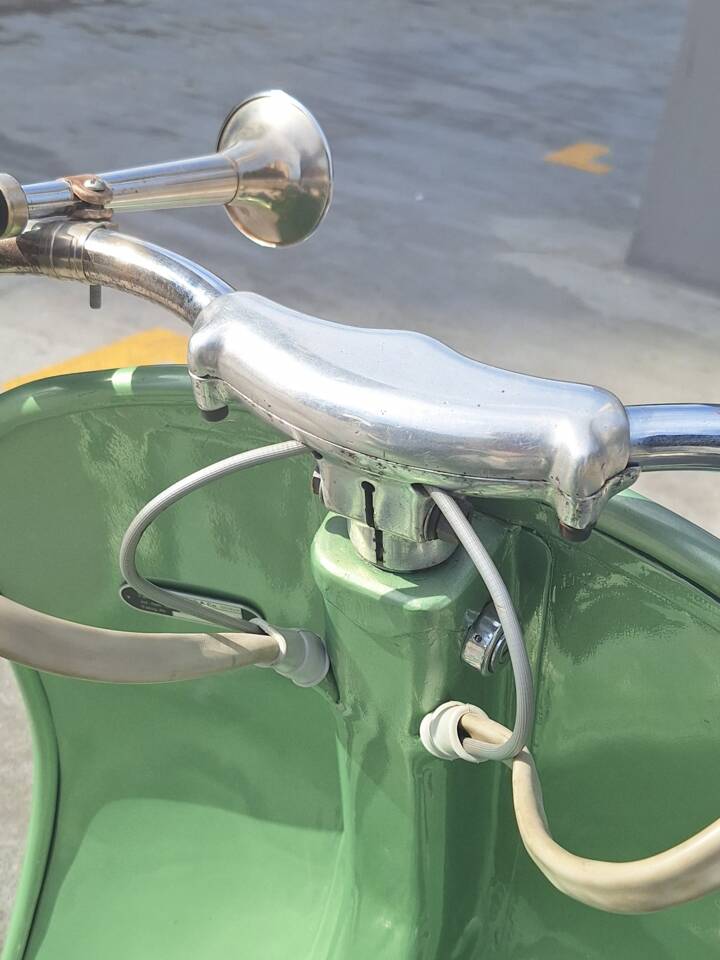 Bild 11/51 von Piaggio Vespa 125 (1956)