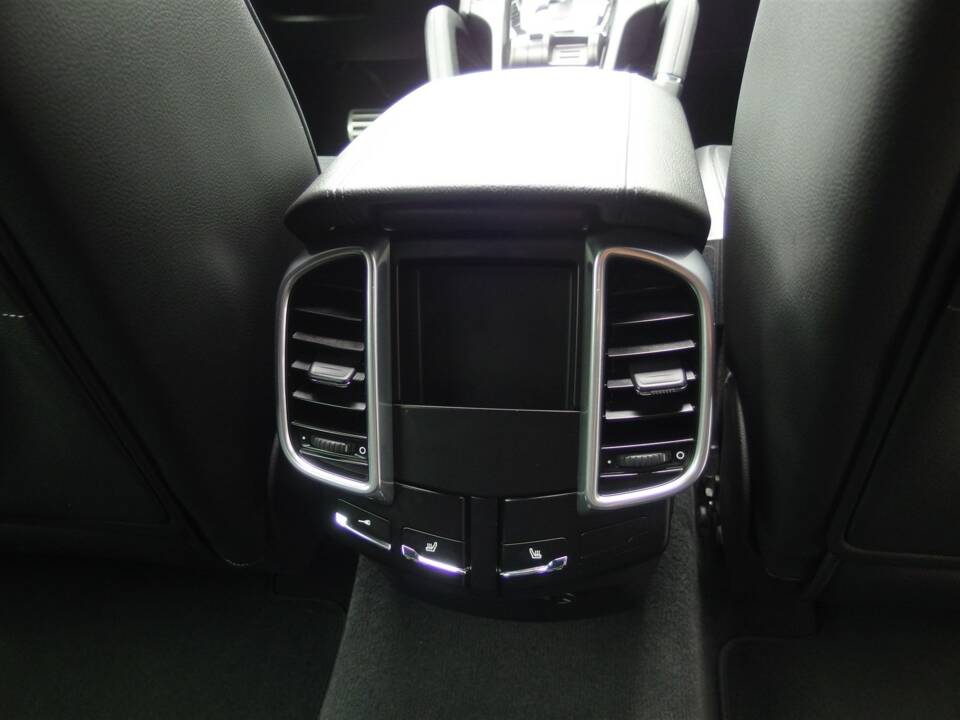 Bild 75/99 von Porsche Cayenne S (2010)