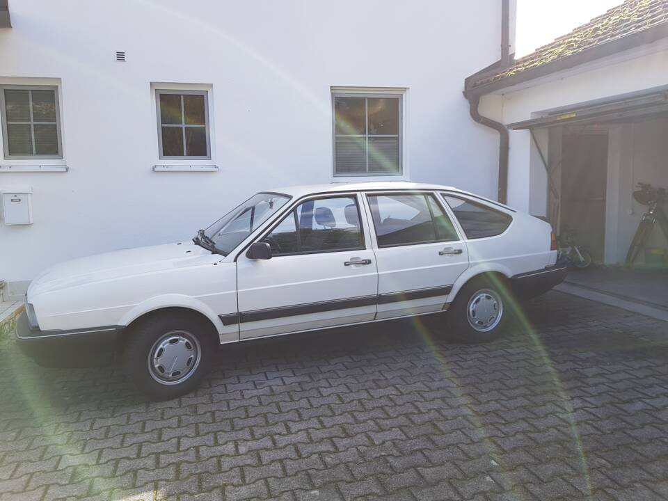 Immagine 6/25 di Volkswagen Passat 1.6 (1988)