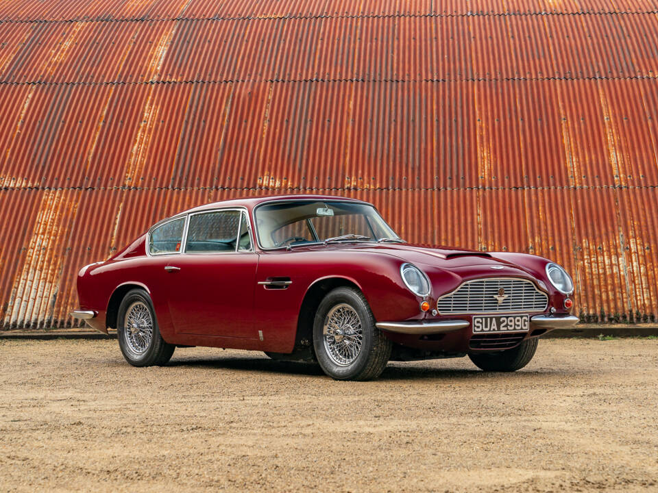 Image 5/30 de Aston Martin DB 6 Vantage (1969)