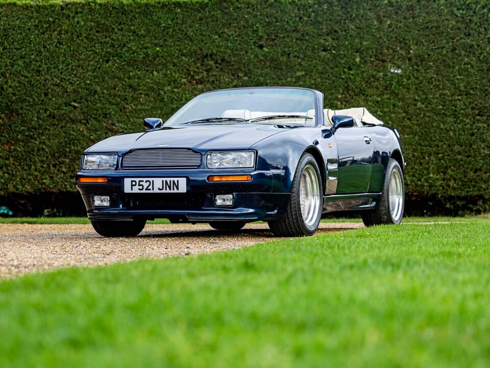 Image 12/50 of Aston Martin Virage Volante (1997)