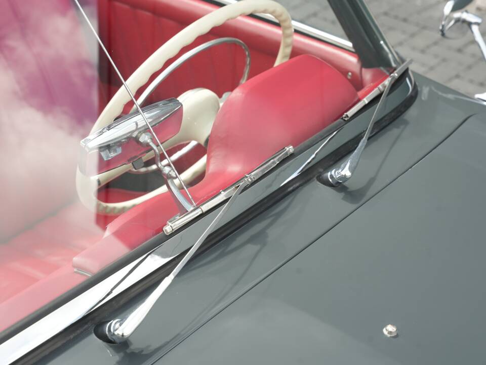 Image 41/50 de Mercedes-Benz 190 SL (1961)