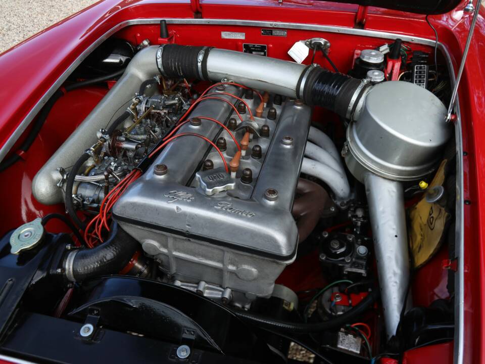 Image 30/50 of Alfa Romeo 2600 Spider (1962)